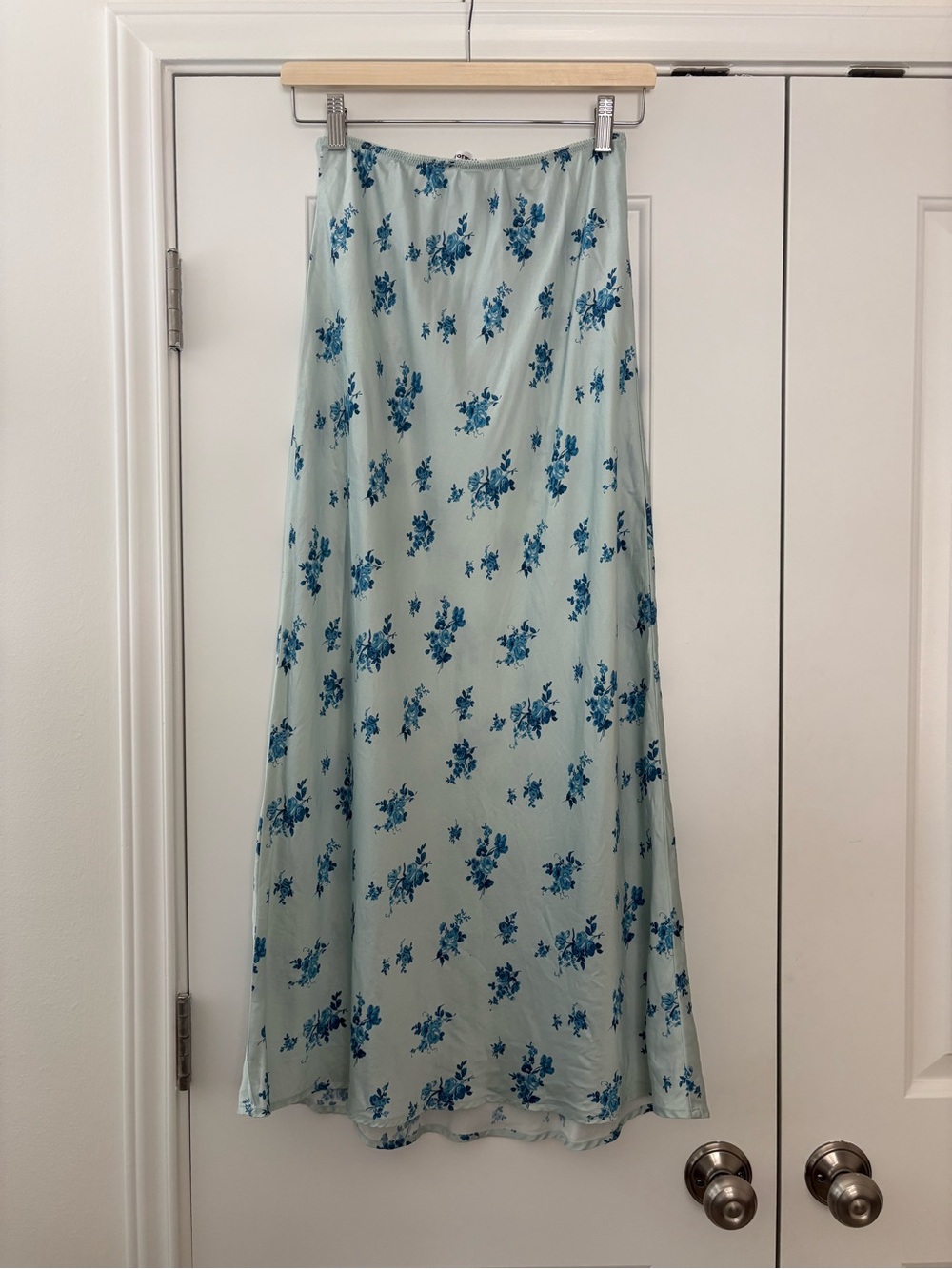 REFORMATION LAYLA 100% SILK SKIRT IN LEONI